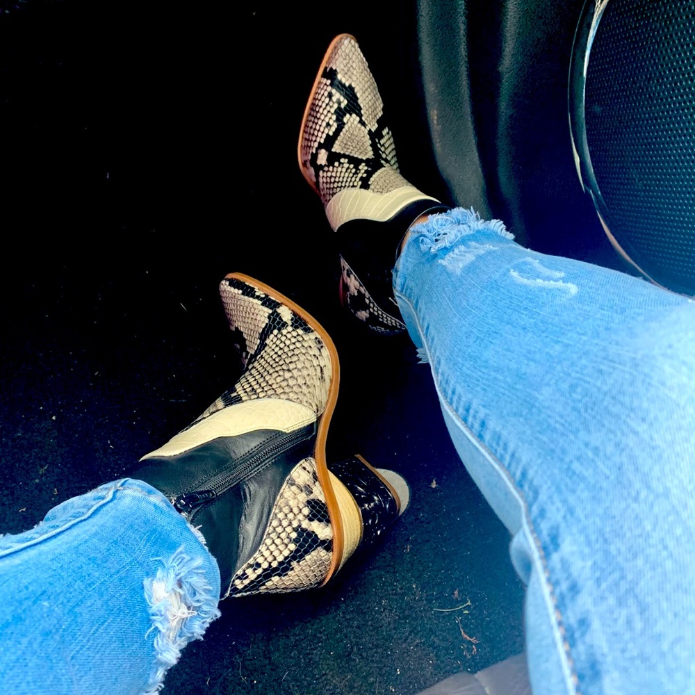 Gianni Bini snake skin booties